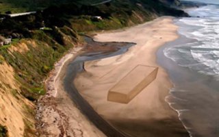 Beach as a canvas for painting | Jim Denevan draws in the sand. Something special feature where you will not find, but the scale is staggering.