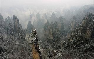 Zhangjiajie National Park | There is an amazing place in China – Zhangjiajie National Park. It was here that James Cameron drew inspiration for the film “Avatar.” Amazing beauty, see photos.