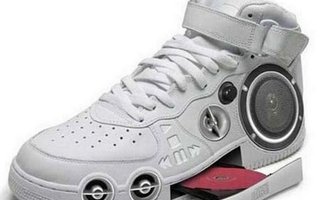 Weird Shoes | Here are 40 pairs of weird shoes. I hope that you will enjoy.