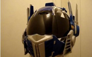 Top 6 Geeky Motorcycle Helmets | If you’re motorcycles lover and you are geek at the same time, you’re on the right place. This amazing motorcycle helmets are inspired from our favorite movies and video games. They are still not street legal but you must admit that this motorcycle helmet