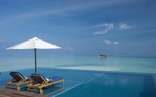 Marvelous infinity pools around the world | Visually stunning and always situated on a gorgeous backdrop, Infinity pools are surely the most beautiful man-made pools in existence.
