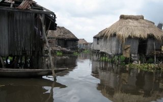 Ganvié - African Venice | These ore not pictures of a flood. This is Ganvié, in the Republic of Benin, the largest collection of lake dwellings in Africa. 20,000 people call Ganvié’s stilt supported dwellings home. ...
