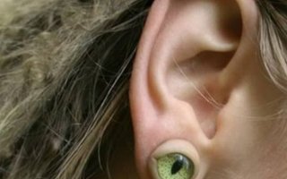 15 Completely Bizarre and Odd Earrings | Take a look at this bizarre earring and see it for yourself.